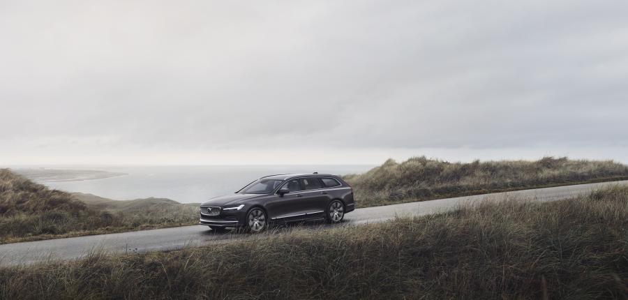  Volvo V90 T8 AWD Recharge Inscription 2020 года  (WW) (фото 6 из 9)
